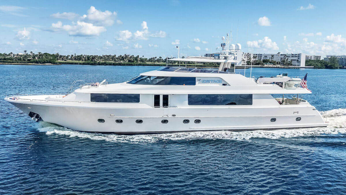 Chillaxin' Luxury Yacht Charters in BVI