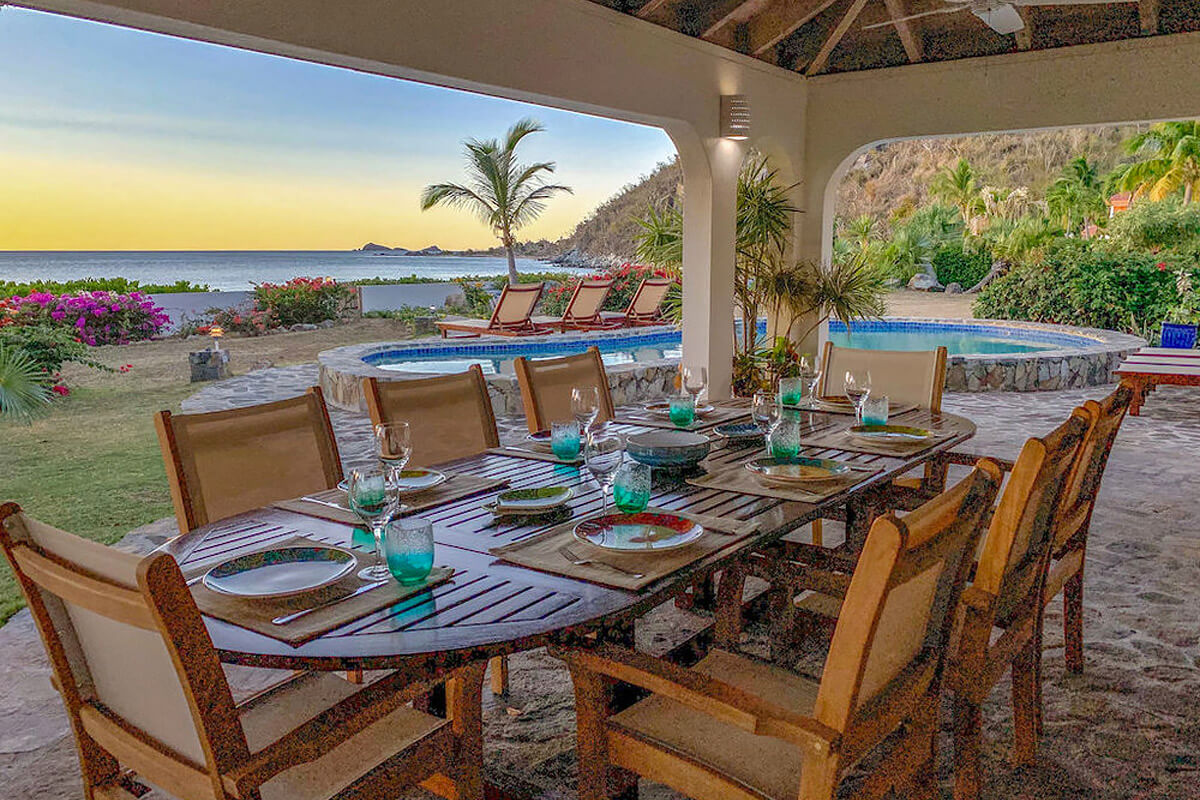 Villa on the Beach Alfresco Dining