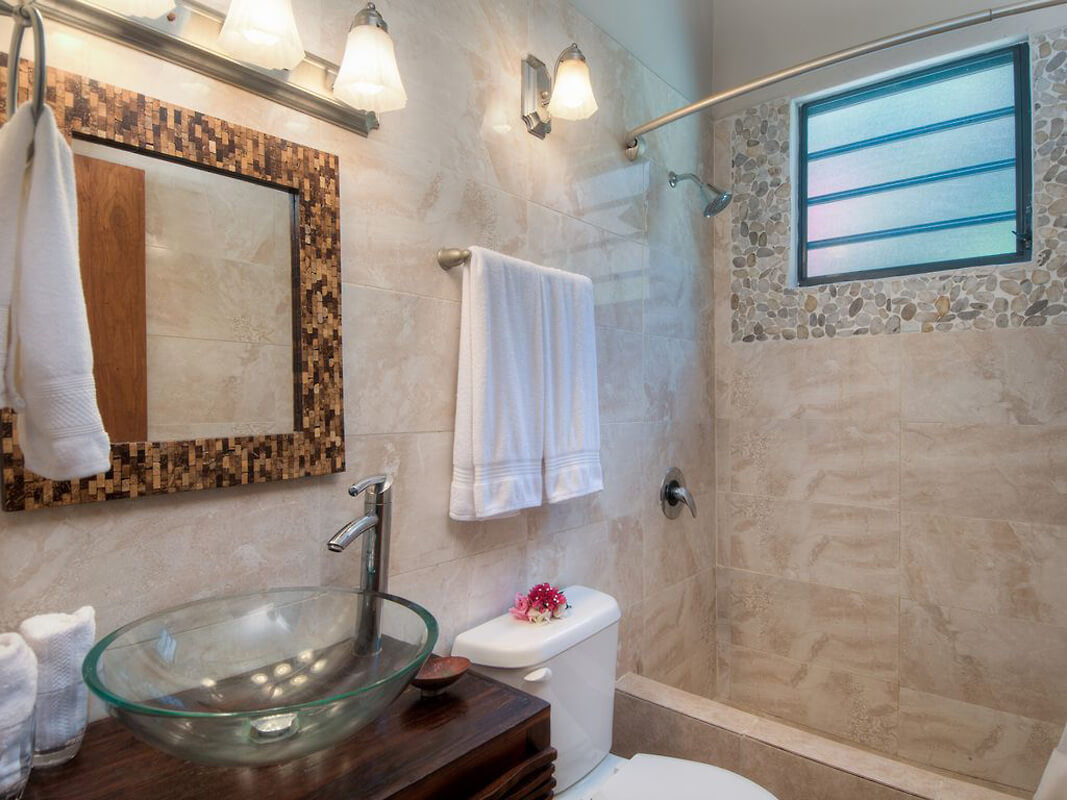 Harbor Heights Villa Bathroom