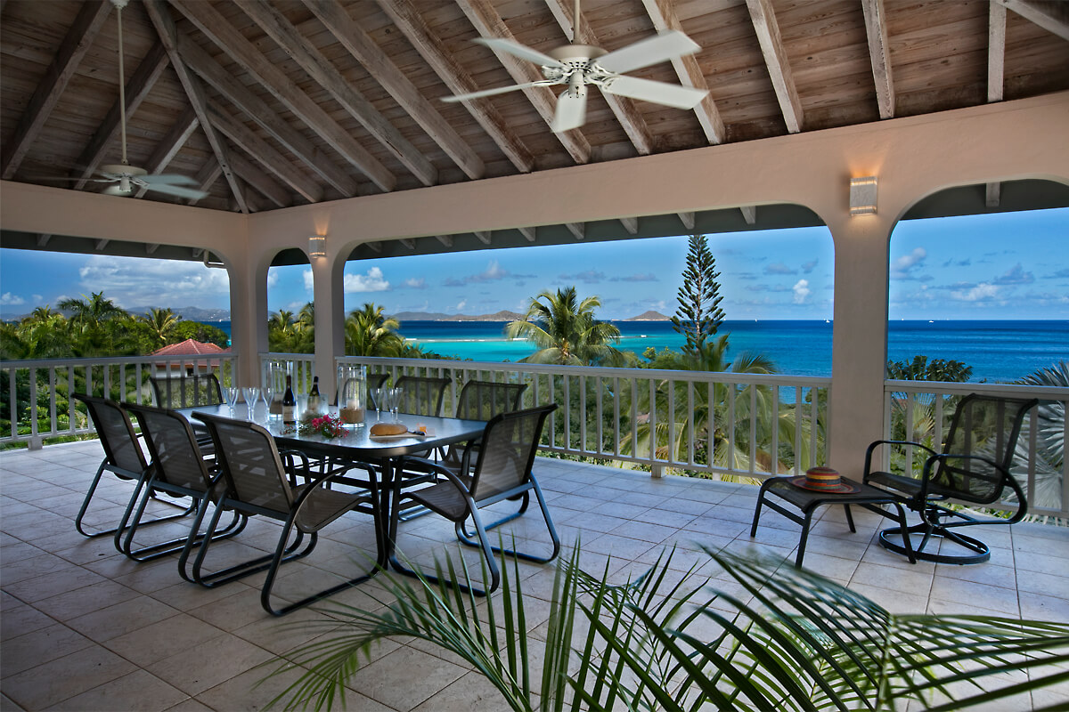 Adagio Villa Alfresco Dining