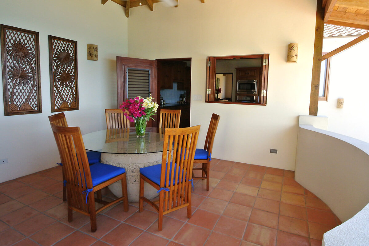 Alfresco Villa Dining Area