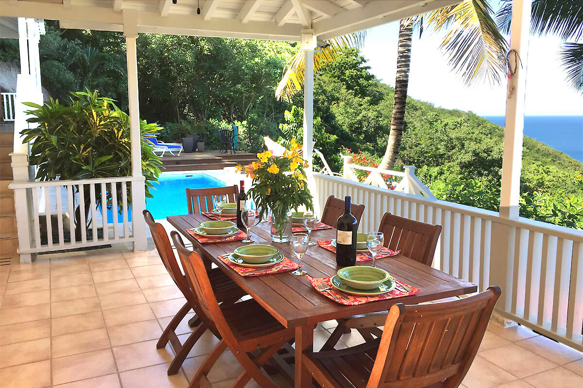 Gryphon's Lair Villa Alfresco Dining