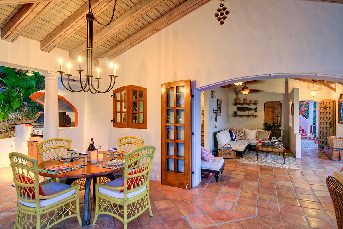 Scottland House Villa Dining Area