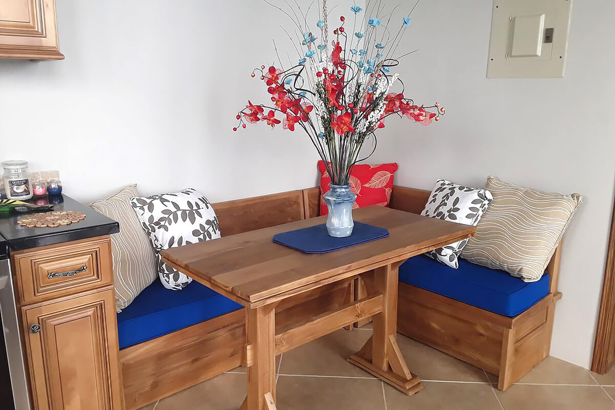 Aqua Vista Villa Dining Area