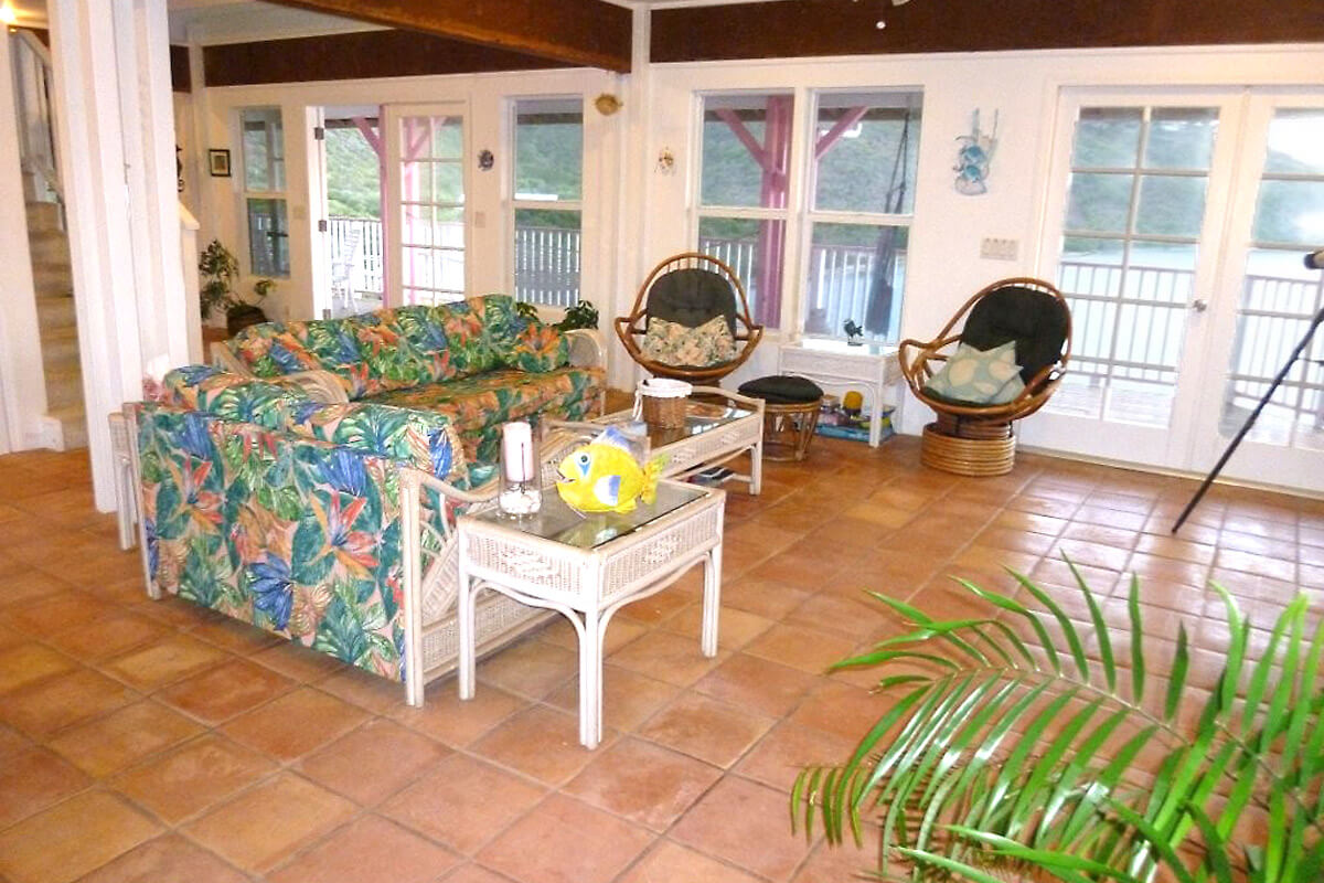 South Sound Villa Living Room