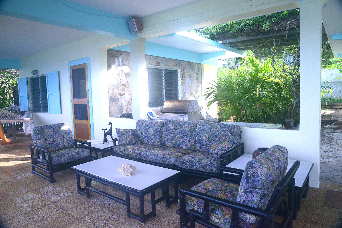 Quart-A-Point Nancy Villa Living Area