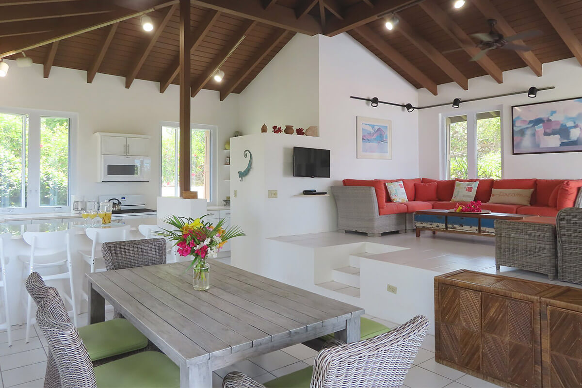 Beach House Villa Dining Area