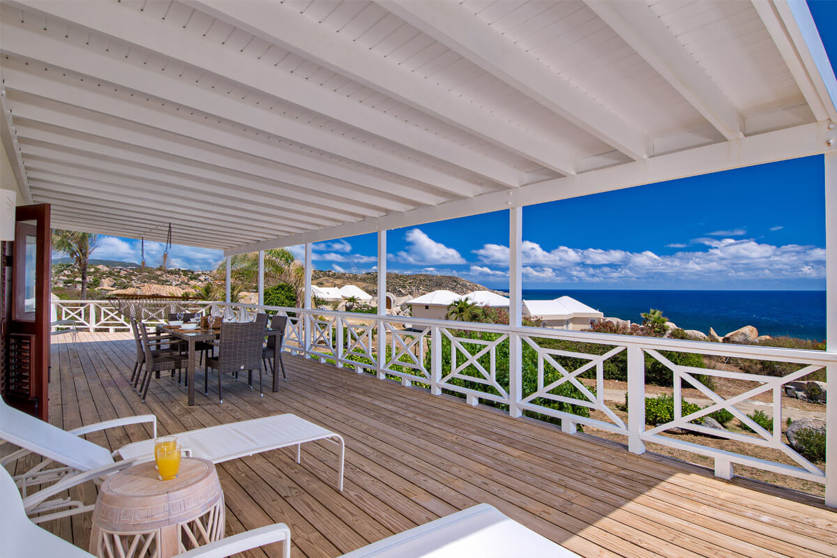 La Cachette Villa Deck