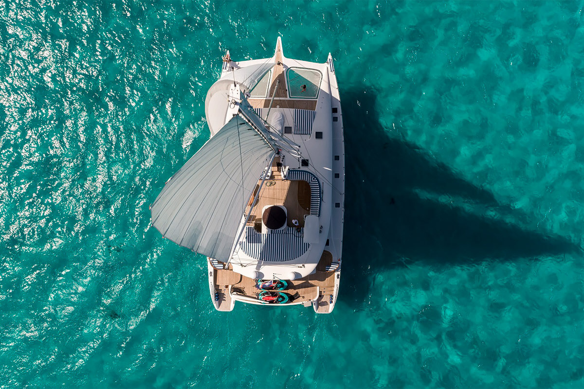 Worldwide Boat - Blue Gryphon